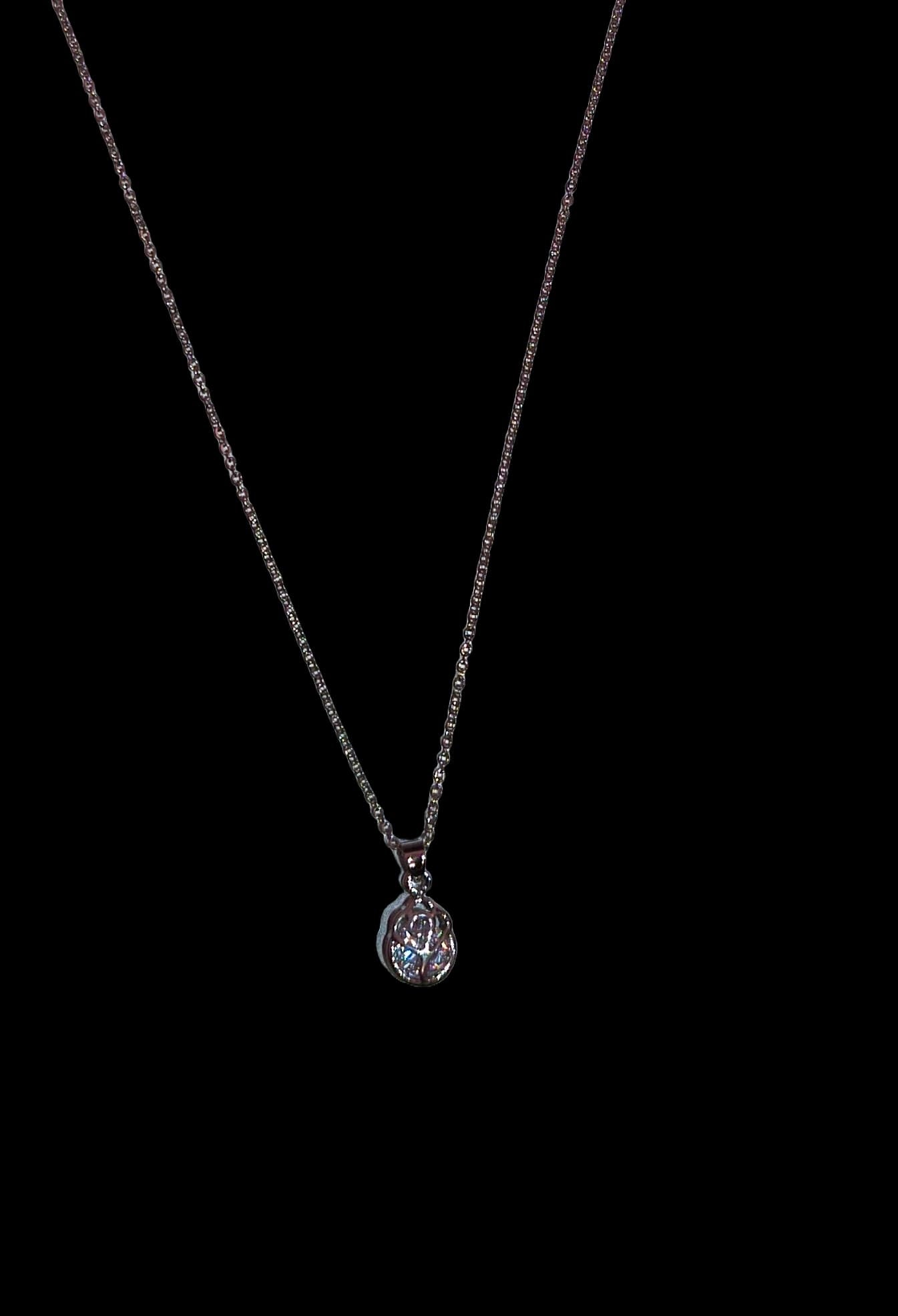 Solitaire pendant with Earring